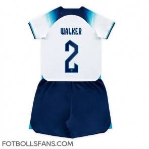 England Kyle Walker #2 Replika Hemmatröja Barn VM 2022 Kortärmad (+ Korta byxor)